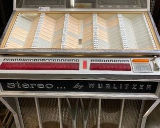 VINTAGE WURLITZER MODEL 2800 JUKEBOX CIRCA 1960'S