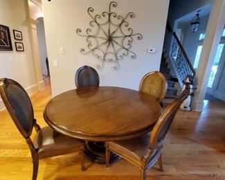 Round Dining Table and 6 chairs