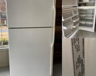 Kenmore Coldspot Model 106 67292790
White Freezer over Fridge 