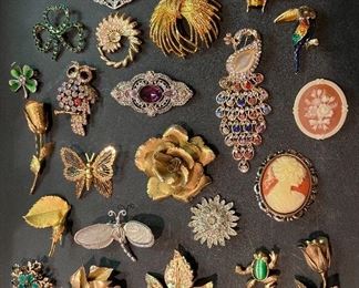 Vintage Brooches 