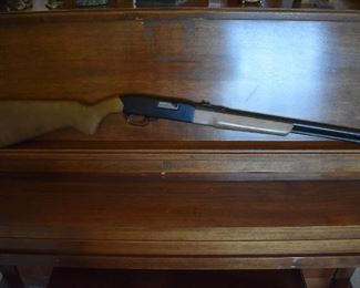 Winchester 22 L or 22 LR - Model 180 made in New Haven Conn. USA