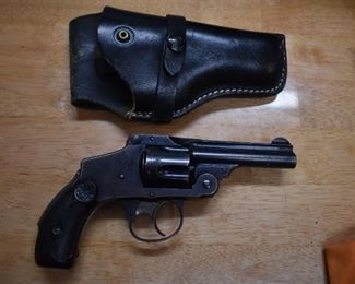 Smith & Wesson S&W .38 Safety Hammerless 5th Model "Lemon Squeezer", Blue 3 1/2" Dao Double Action Revolver, MFD 1907-1940 C&R .38 S&W serial number 240364