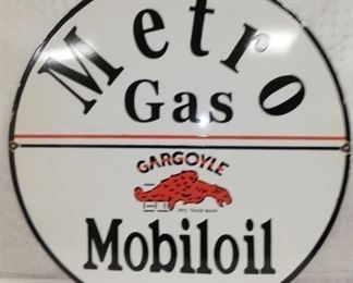 30IN. PORC. METRO GAS MOBILOIL SIGN 