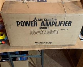 Mitsubishi DA-A10DC Power amp with original box and paperwork