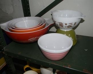 some of the Pyrex and there is more assorted dishes