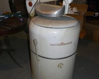 OOLLDD wringer washer