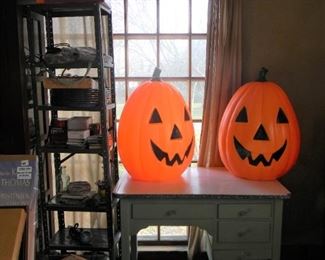 LARGE pumpkins /shelving and antique doughboy Table