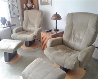 Pair of comfortable lounge chairs with movable foot rests. Ultra suede.- type upholstery. Palliser Furniture, Canada