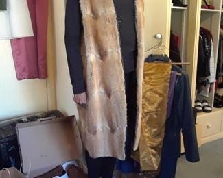 Extra Large fur long vest or raincoat liner with zipper.
