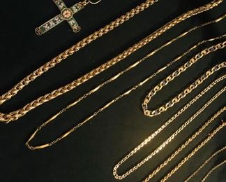 Assorted fashion chains with a great look.