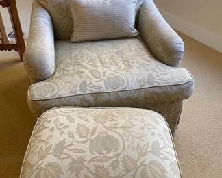 Two oversized lounge chairs with matching his/her ottomans $200 each. Delivery available please enquire.