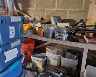 Nails and screws for nail guns supplies