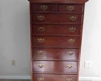 ANTIQUE 8 DRAWER CHEST 