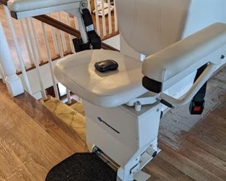 WORKING HARMAN CHAIR LIFT (Taking any reasonable offer)