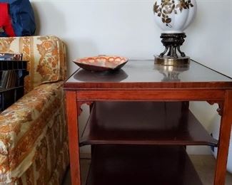 (2) of (2) end tables/Retro lamp