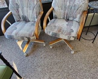Matching kitchen chairs (2)