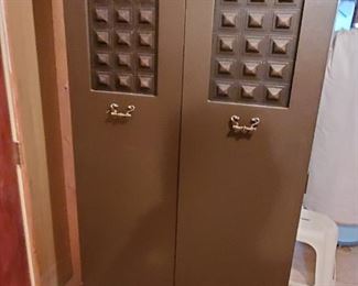 Metal 80s storage cabinet