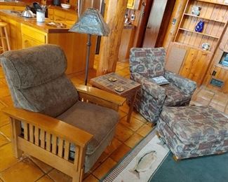 Flexsteel solid Oak mission craftsman style recliner