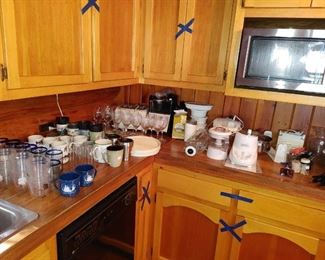 Full kitchen lots of glassware