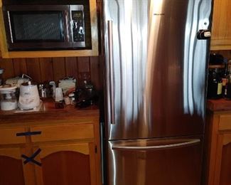 Hisense Stainless fridge like new