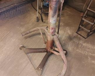 Hydraulic post jack (2 ton?)