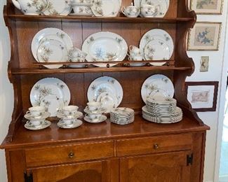 Vintage Ethan Allen china cabinet