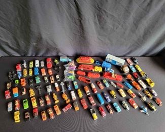 002 Matchbox Hot Wheels and Miscellaneous Die Cast Plastic Toys