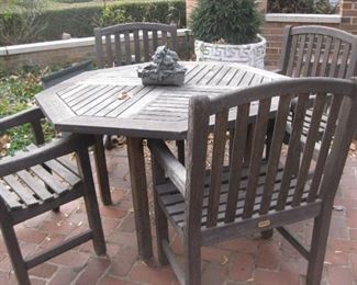 Octogan wood Patio Set $350.00