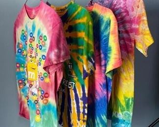 Set of 4 Tiedye Novelty Graphic TShirts MMs New Orleans Penn State