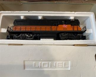 154. Lionel Santa Fe Boxcar w/ Railsounds 6-17202