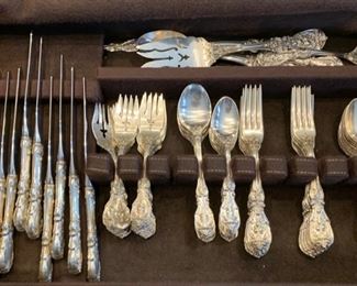 134. 133. Reed & Barton Sterling Silver Flatware Set-91pcs. (12 Knives, 16 Forks, 16 Dessert/Salad Forks, 12 Soup Spoons, 19 Teaspoons, 9 Tablespoons, 7 Serving Pieces)