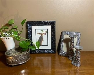 081 Arthur Court Pewter and other Decor