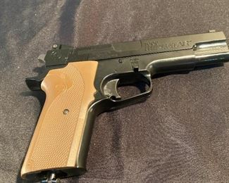 086 Crosman 1008 RepeatAir Co2 Pistol