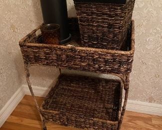 098 Decorative Wicker Basket and Table
