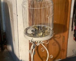 301 Metal Bird Cage On Stand