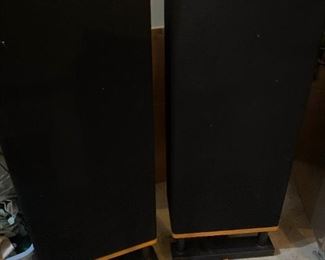 316 Vandersteen Model 2C Speakers