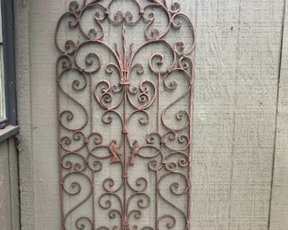 409 Iron Gate Decor
