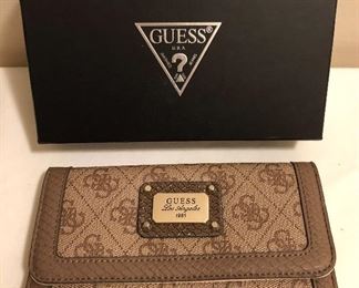 Ladies GUESS Wallet - BRAND NEW!