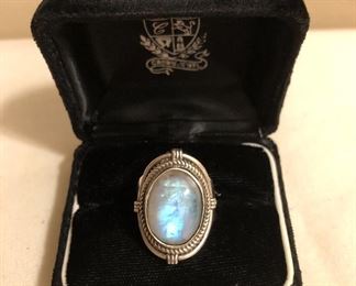 Sterling Silver Moonstone Ring (7.3 Grams) 