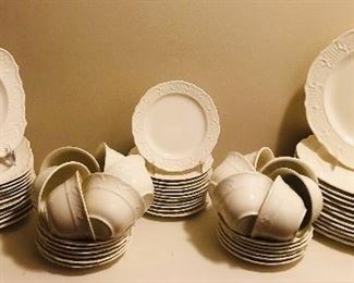Canonsburg Pottery Dinnerware Service For 12 
