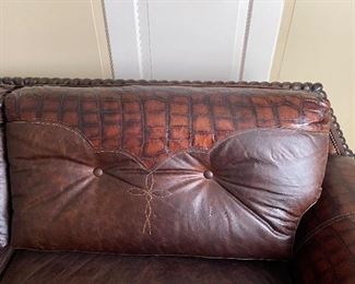 Look at the design on these beautiful leather sofas!