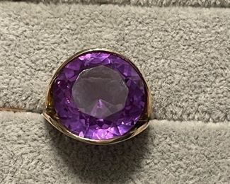 amethyst in yellow gold