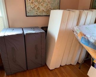 Memory foam mattresses with carrying bag with folding metal bed frames: 2 full queens and XL Twin, like new