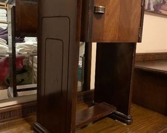 Art Deco humidor with copper-lined interior, most likely European made
