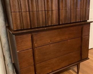 Mid Century Modern 5- drawer Walnut dresser by United Furn co, measures 40" across x 45" H and 20" depth