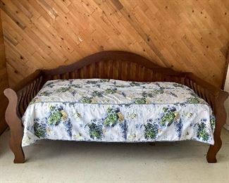 Wle004 Wooden Twin Size Day Bed Pune'e