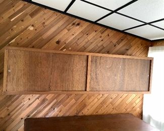 Wle011 Large Mahogany Wood Cabinet