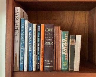 Wle022 Selection of Hawaii/Hawaiiana Hard & Soft Cover Books