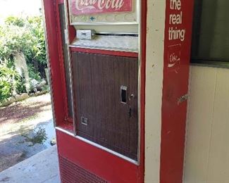 WLE027 - Retro 1960s Genuine Coca-Cola Vending Machine - See Description