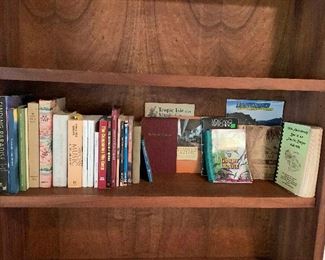 Wle025 Vintage Hawaiian Books & Cookbooks